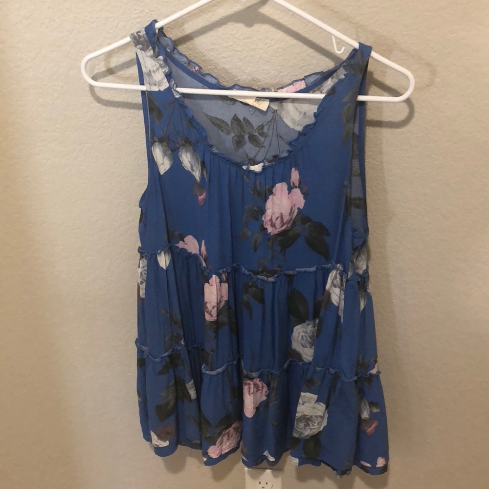Boutique floral  flowy tank